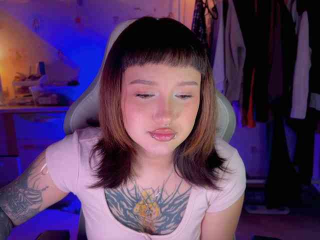 littlewetgirl webcam