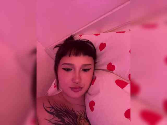 littlewetgirl webcam