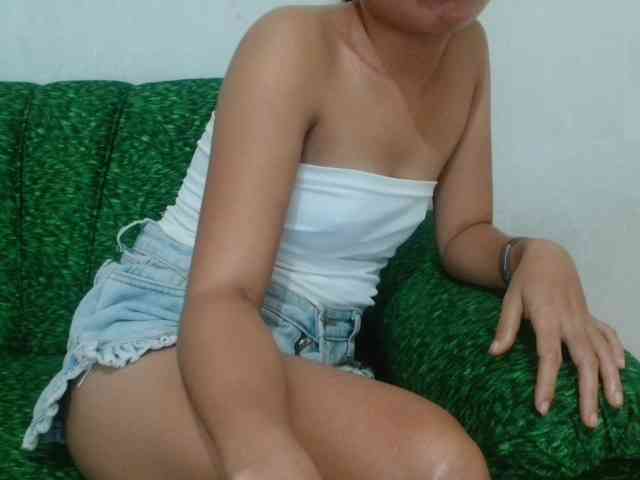 YoungTeena webcam