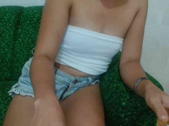 YoungTeena webcam