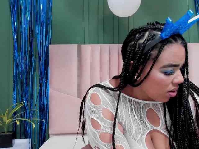 chat with cam Tiana-Moon