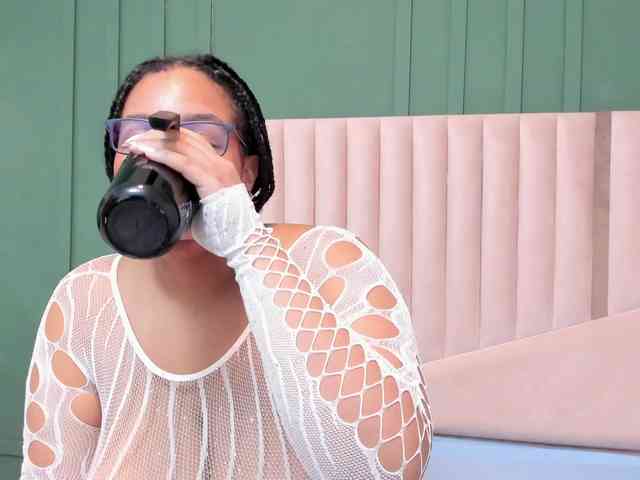 Tiana-Moon webcam