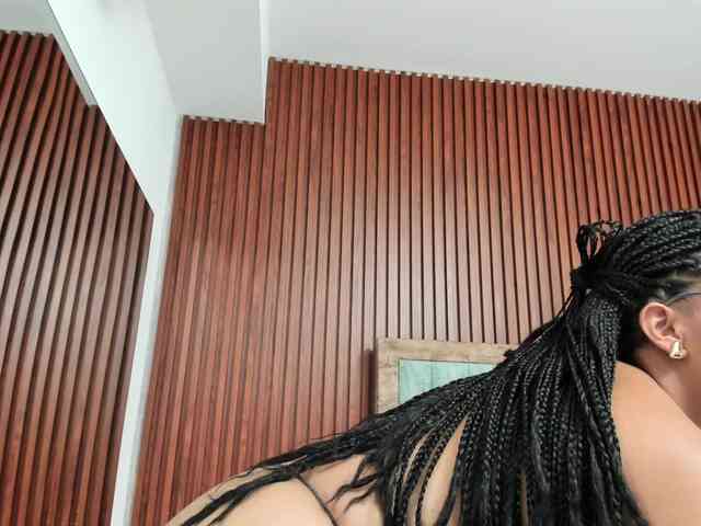 Tiana-Moon webcam