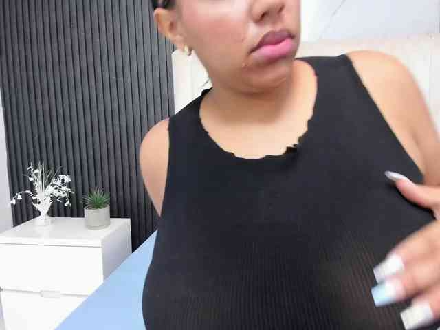Tiana-Moon webcam