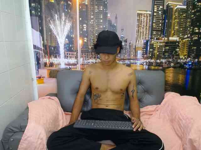 Diego-ortiz Live Webcam on BongaCams