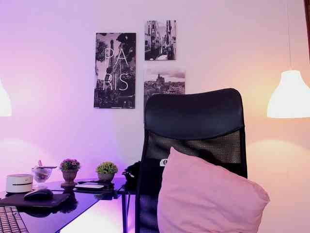 EvelynHotAngel webcam