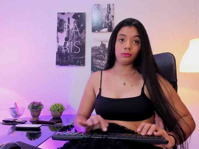 EvelynHotAngel webcam