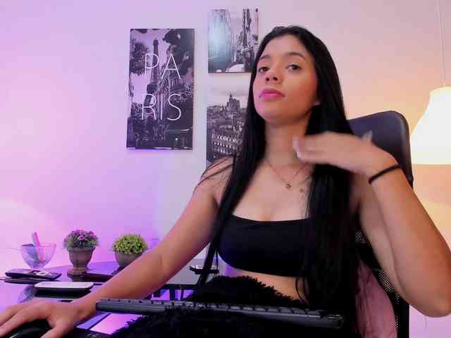 EvelynHotAngel webcam