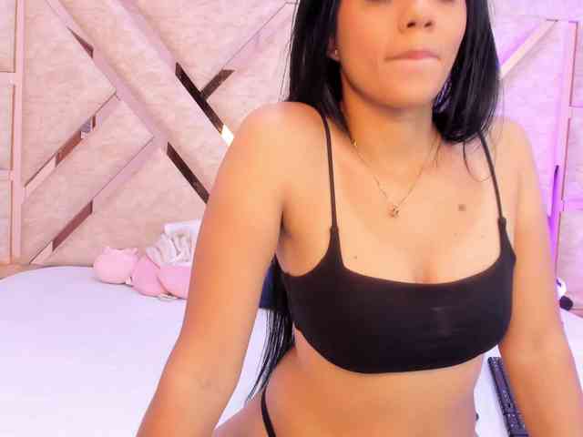 EvelynHotAngel webcam