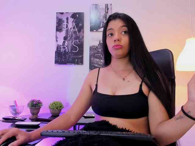 EvelynHotAngel webcam