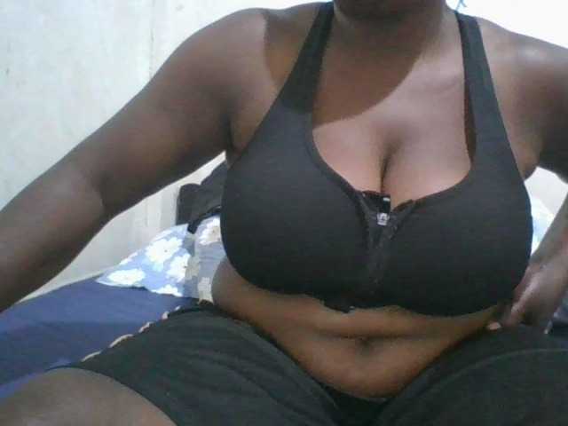 bigboobies2 from BongaCams is Freechat