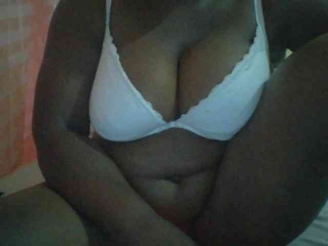 bigboobies2 webcam