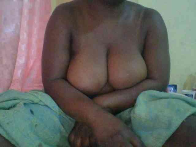 bigboobies2 webcam