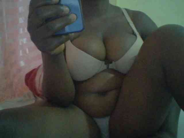 bigboobies2 webcam