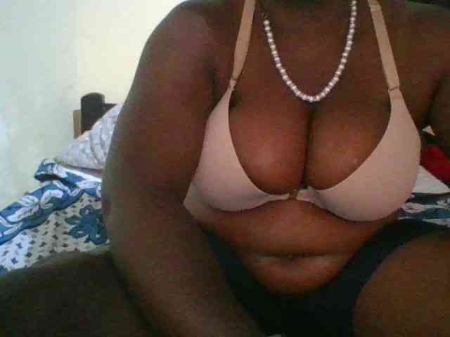 bigboobies2 webcam