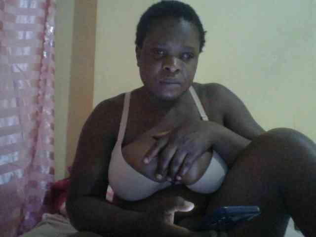 bigboobies2 webcam