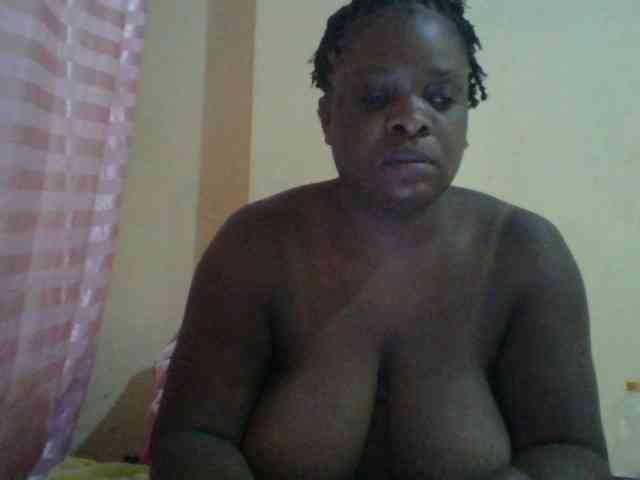 bigboobies2 webcam