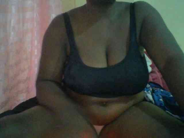 bigboobies2 webcam