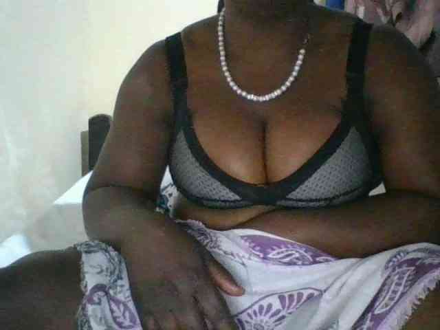 bigboobies2 webcam