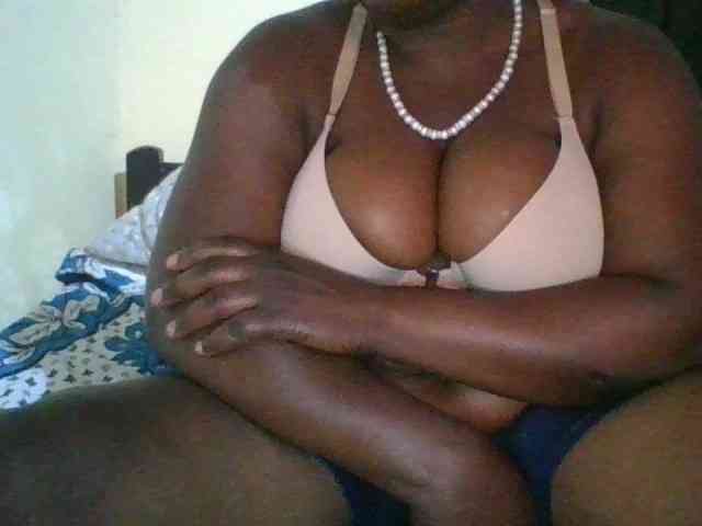 bigboobies2 webcam