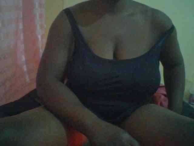 bigboobies2 webcam