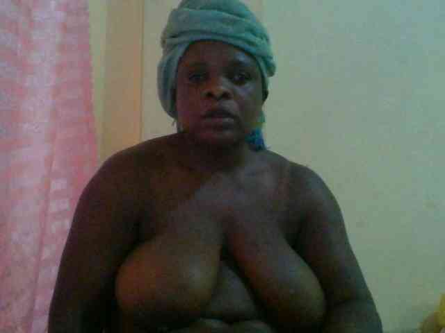 bigboobies2 webcam