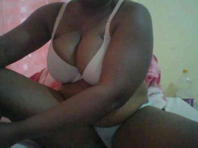 bigboobies2 webcam