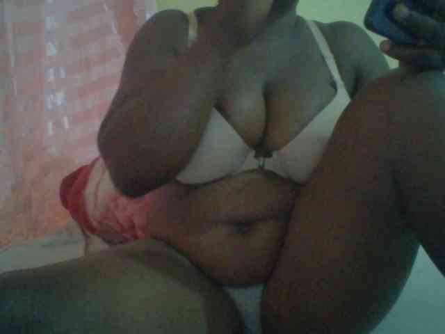 bigboobies2 webcam