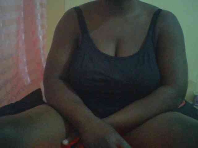 bigboobies2 webcam