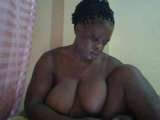bigboobies2 webcam