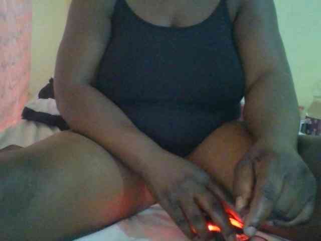 bigboobies2 webcam