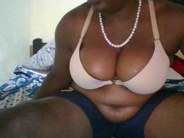 bigboobies2 webcam