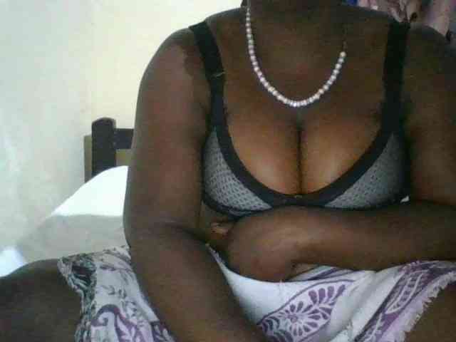 bigboobies2 webcam