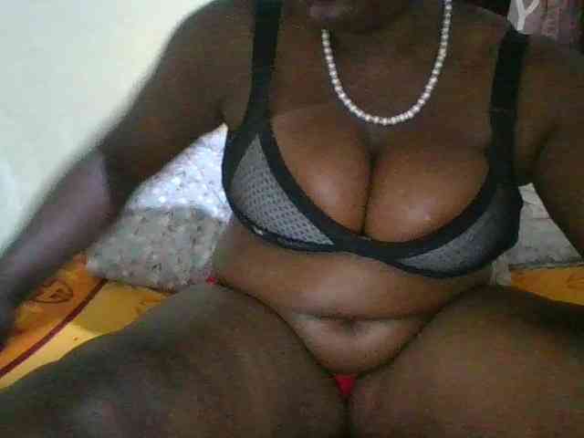 bigboobies2 webcam