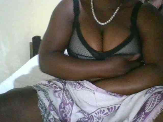 bigboobies2 webcam
