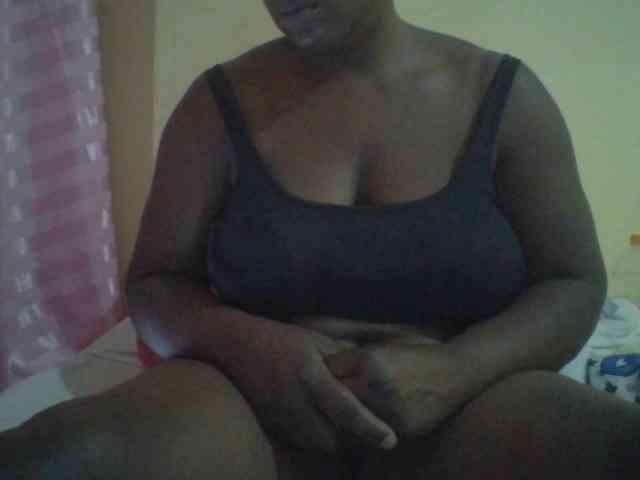 bigboobies2 webcam