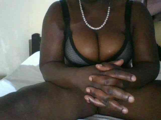 bigboobies2 webcam
