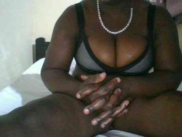 bigboobies2 webcam