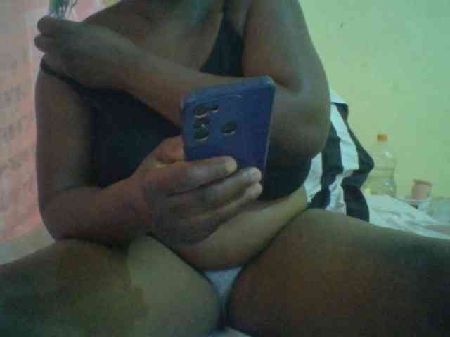 bigboobies2 webcam
