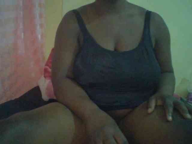 bigboobies2 webcam