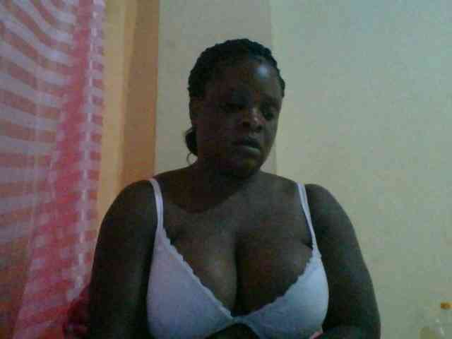 bigboobies2 webcam