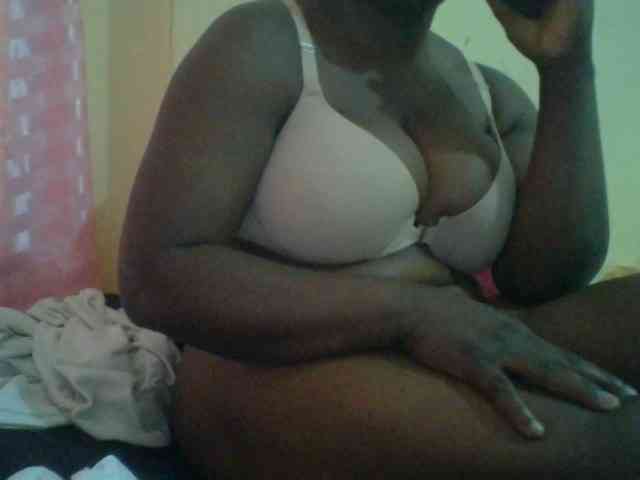 bigboobies2 webcam