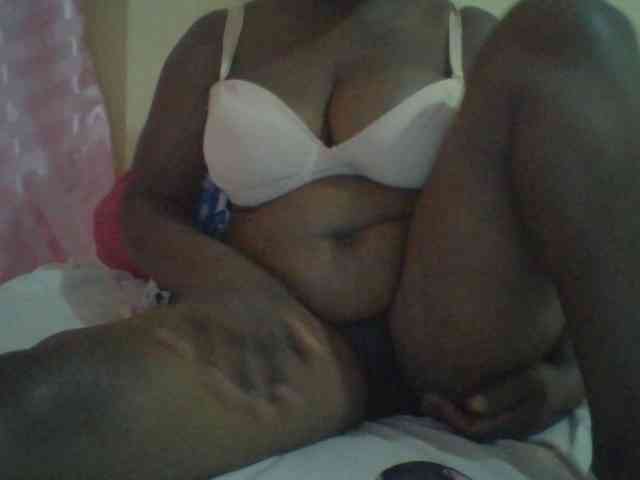 bigboobies2 webcam