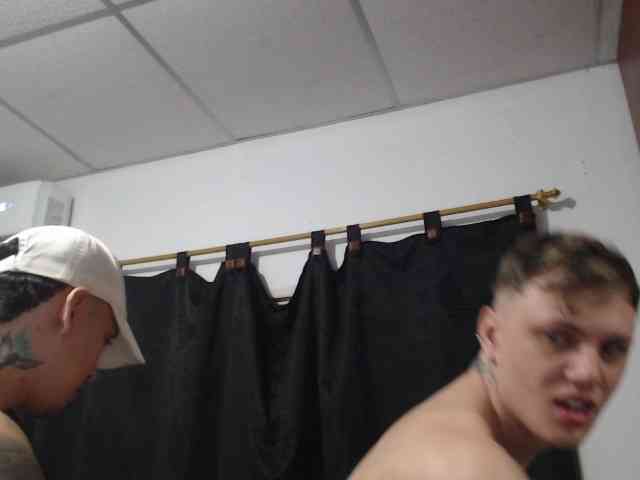 shamiryenrique Live Webcam on BongaCams