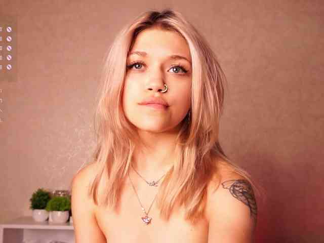 CutieBootiee webcam