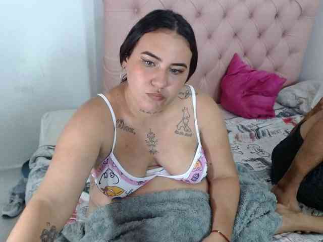 ashely-and-jeicod webcam