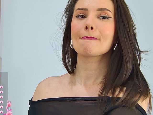 EmilyNovaa's BongaCams show and profile