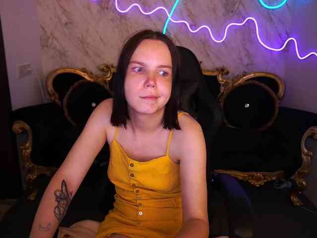 SpicyyDoll webcam