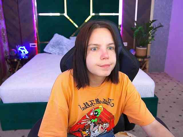 SpicyyDoll webcam