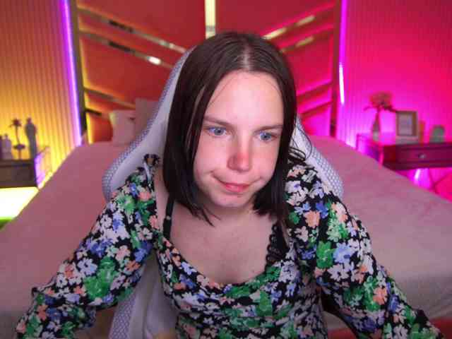 SpicyyDoll webcam